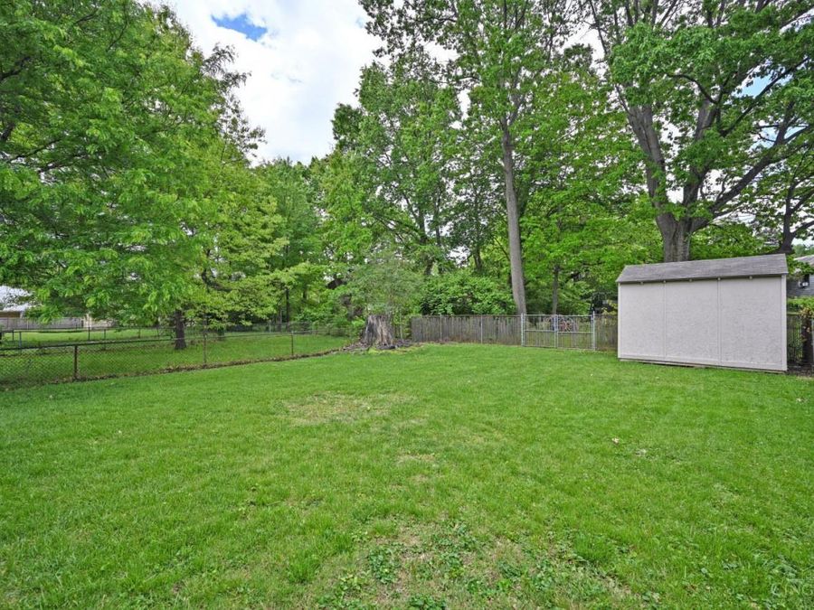 27 Andover Road, Greenhills, OH 45218 Photo 30