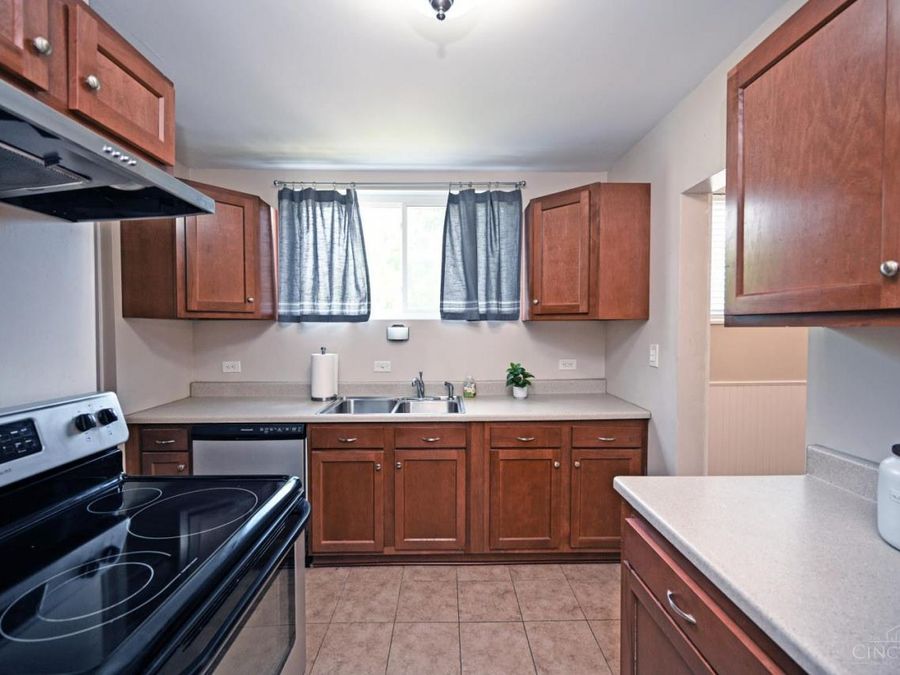 27 Andover Road, Greenhills, OH 45218 Photo 7