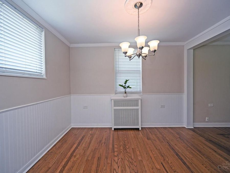 27 Andover Road, Greenhills, OH 45218 Photo 9