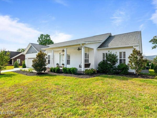 262 Bluff Trace, Jacksboro, TN 37757