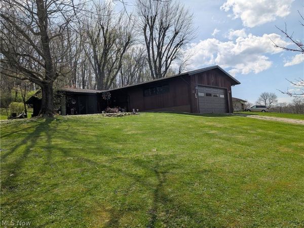 228 Crowley Drive , Roseville, OH 43777