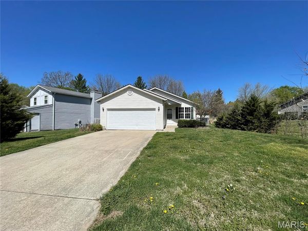 133 Rio Verde Drive , Belleville, IL 62221