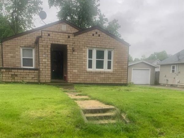 119 Jefferson Street , Brighton, IL 62012