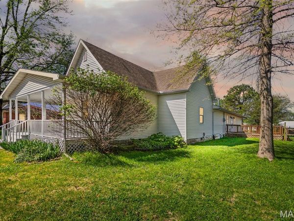 122 N Jefferson Street , Medora, IL 62063