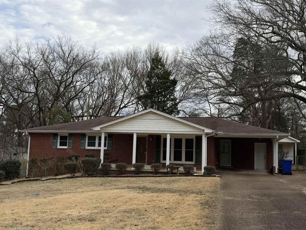 407 Seymore Ave, Florence, AL 35630