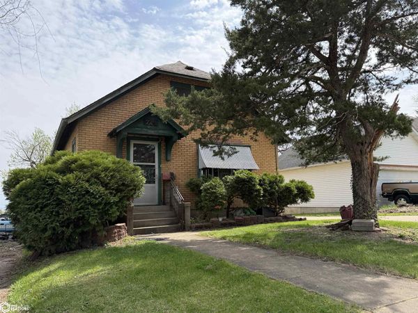 714 S 4Th Street, Burlington, IA 52601