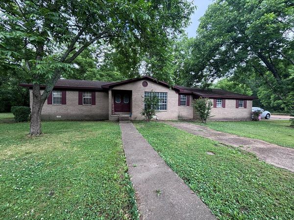 131 Vance Street, Batesville, MS 38606