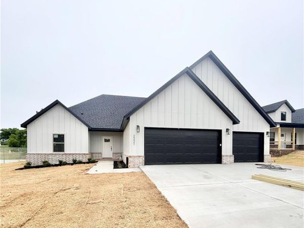 2221 Crane Avenue , Pea Ridge, AR 72751