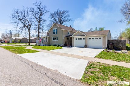 320 Kansas Street, Murdock, NE 68407