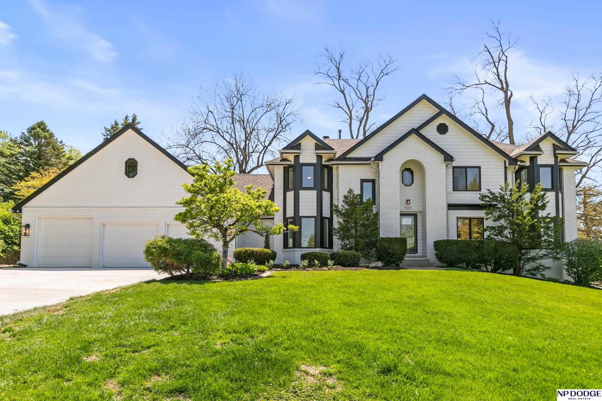9203 Hickory Street, Omaha, NE 68124