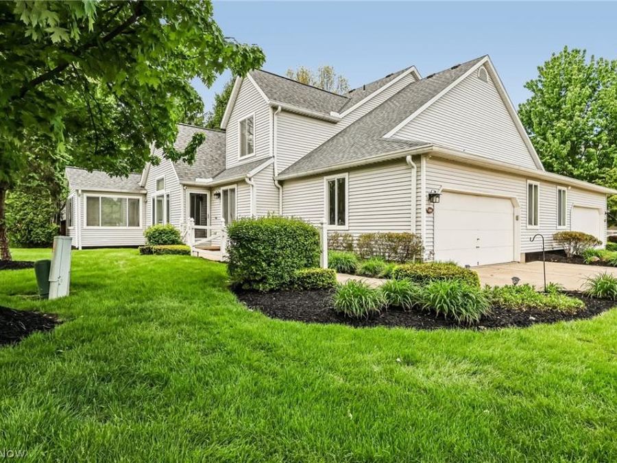 566 Queens Court , Copley, OH 44321 Photo 1