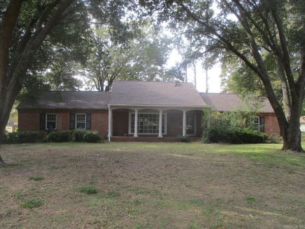 13 Wolfe , McGehee, AR 71654