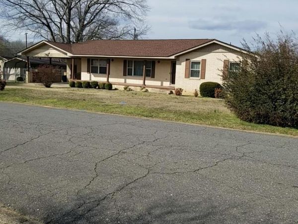 1632 Edgewood St , Malvern, AR 72104