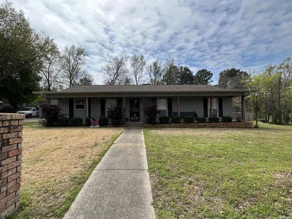 1406 Wildwood , Nashville, AR 71852