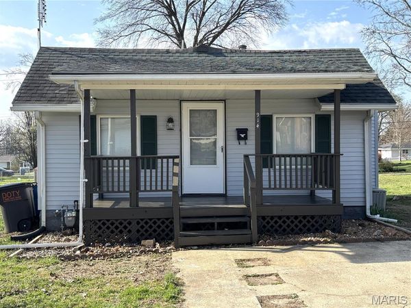 914 Chicago Street , Greenville, IL 62246
