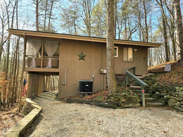 1015 Taos Lane , Hide A Way Hills, OH 43107