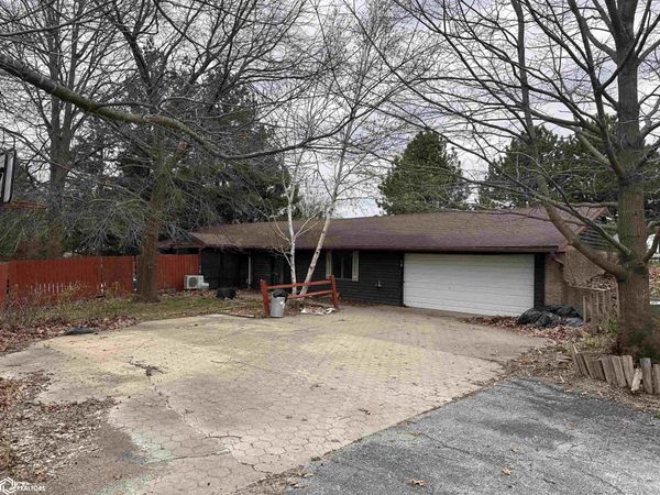 2593 Garrels Drive, New London, IA 52645