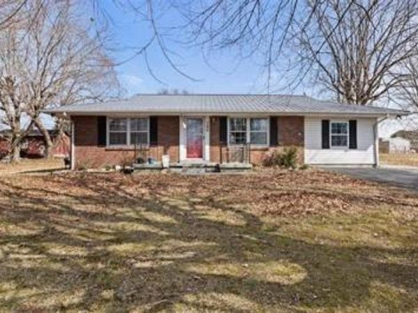 790 Woodland Circle Dr , Scottsville, KY 42164