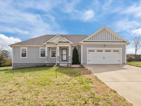 459 Diane Loop , White Bluff, TN 37187