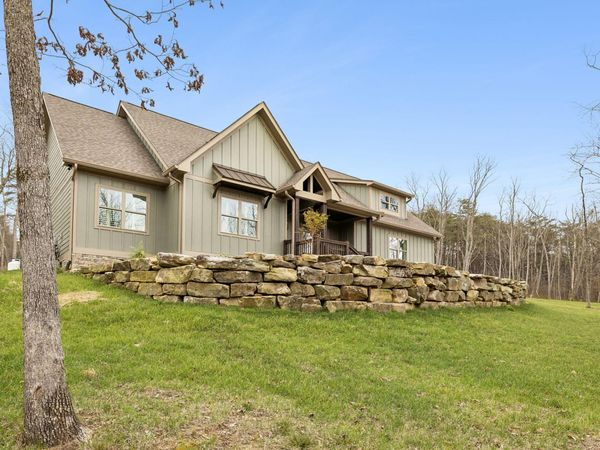 715 Walden View Road , Signal Mountain, TN 37377
