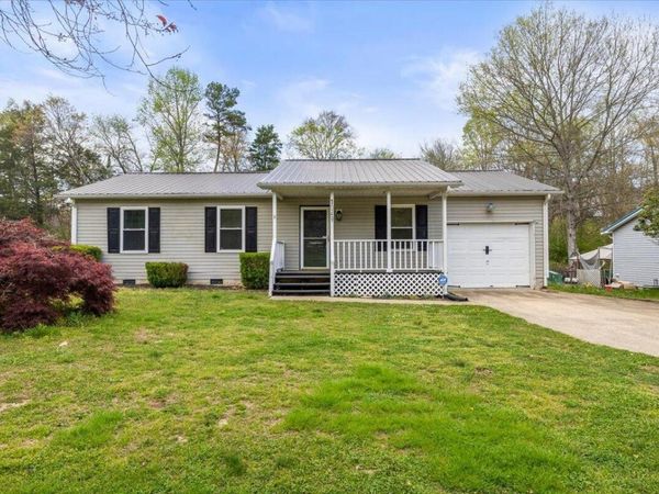 1049 Lee Pike , Soddy Daisy, TN 37379