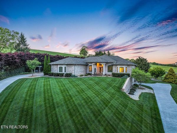 1448 Hirst Circle , Lenoir City, TN 37772