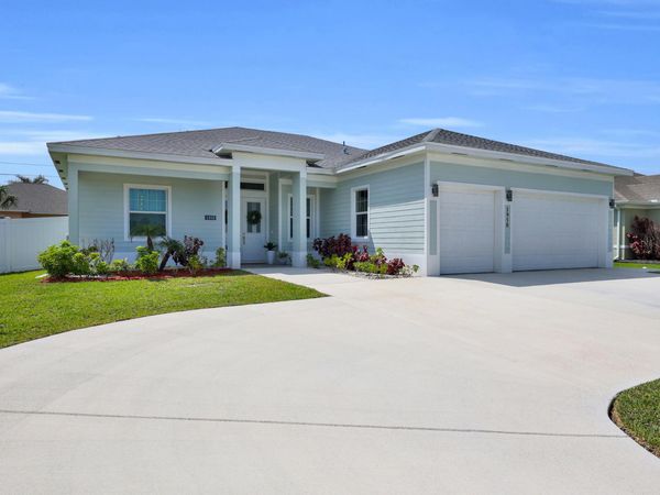 1950 SW Glendale Street , Port St. Lucie, FL 34987