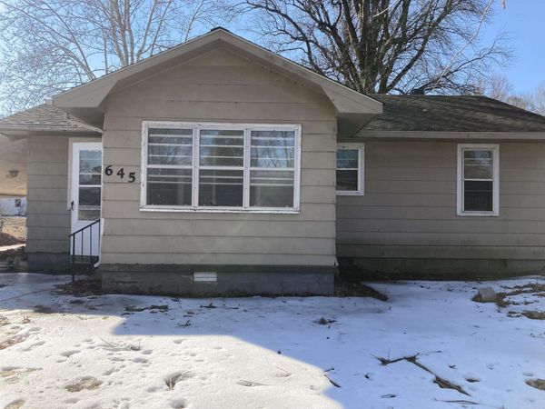 645 Jackson E , Piggott, AR 72454