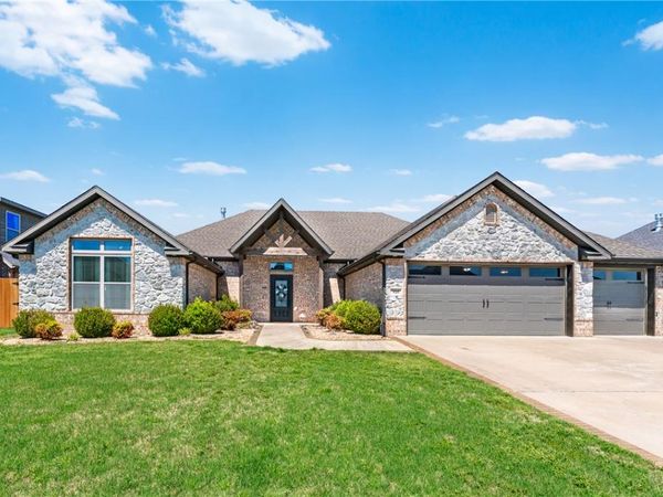 410 Chaparral Street , Centerton, AR 72719