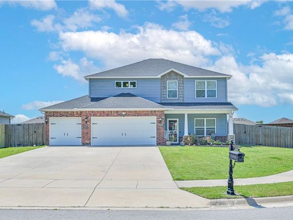 2104 Medford Court , Siloam Springs, AR 72761