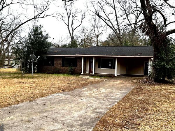 103 Strawberry Court, Fitzgerald, GA 31750