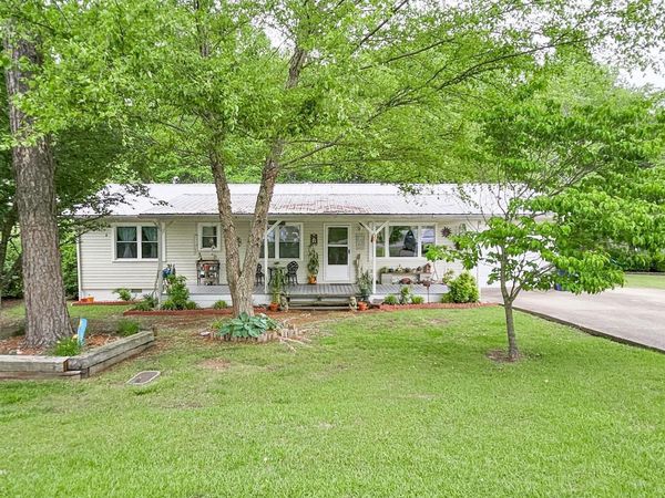 1426 Mckelvey Drive NW, Arab, AL 35016