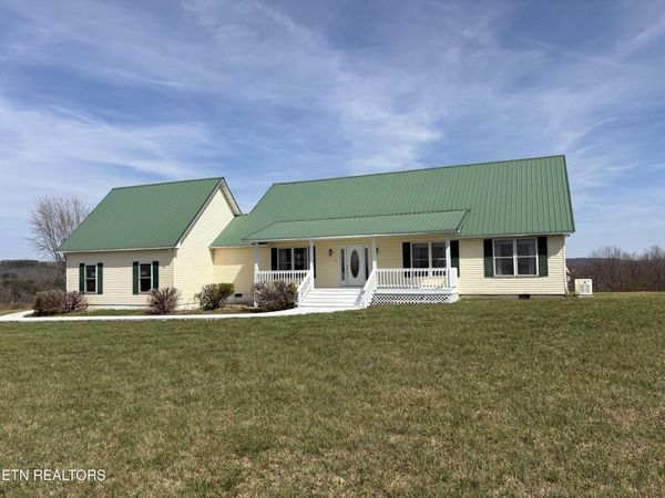 1032 Kendall Smith Rd, Pikeville, TN 37367