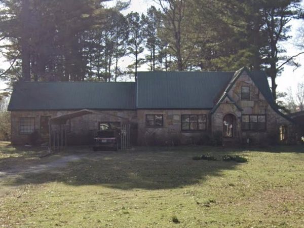 378 Bolivar Hwy , Jackson, TN 38301