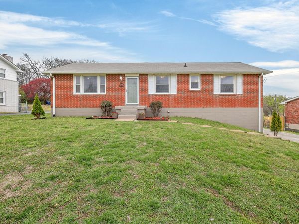 5022 Bonnahill Dr , Hermitage, TN 37076