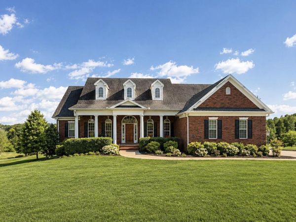 1047 Keystone Dr , Pleasant View, TN 37146