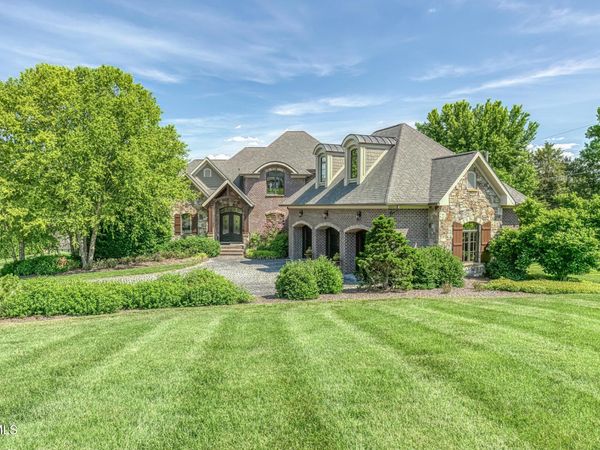625 Lake Point, Piney Flats, TN 37686