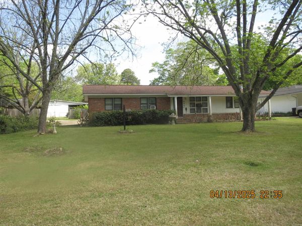 609 Central E , Warren, AR 71671