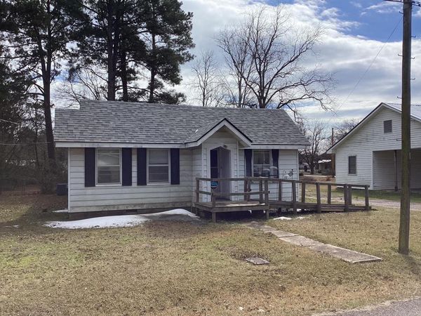 519 4th St E , Prescott, AR 71857