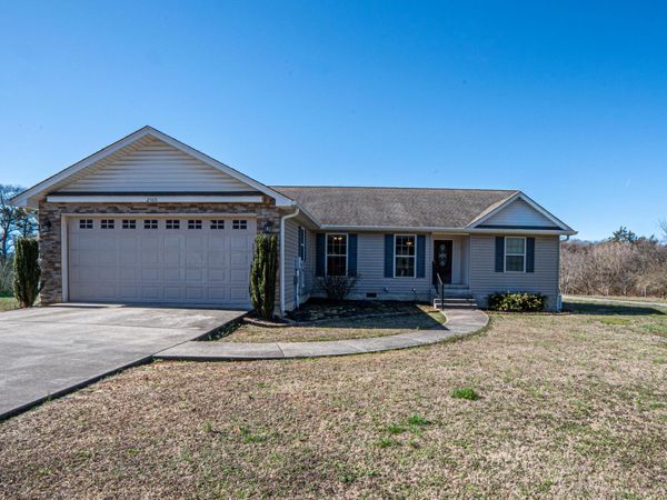 2505 Dry Valley Road NE, Charleston, TN 37310