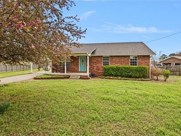 500 Upper McGuire Loop , Russellville, AR 72802