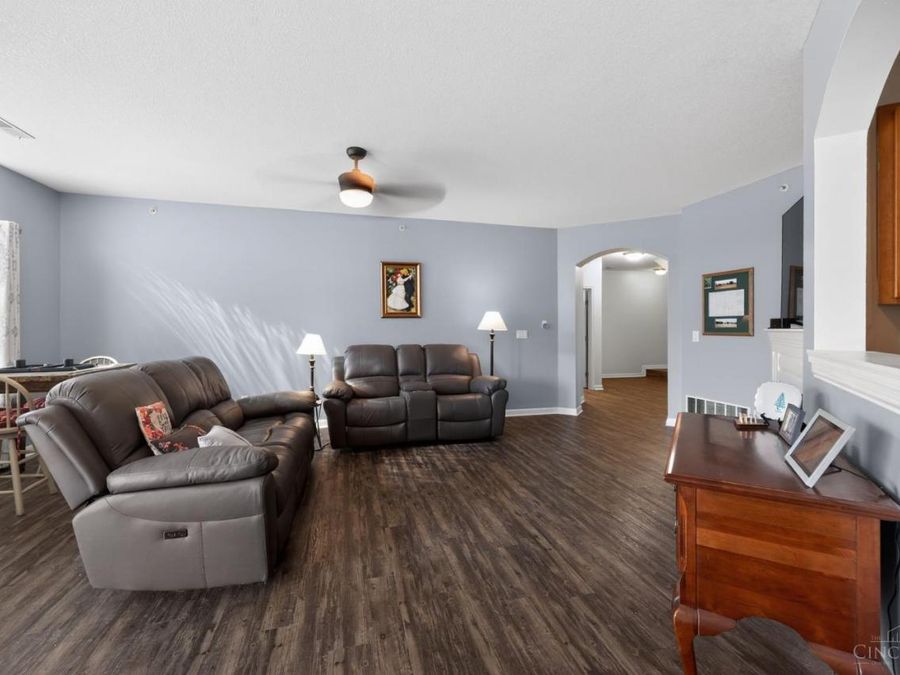 7615 Skyview Circle, Green Township, OH 45248 Photo 2