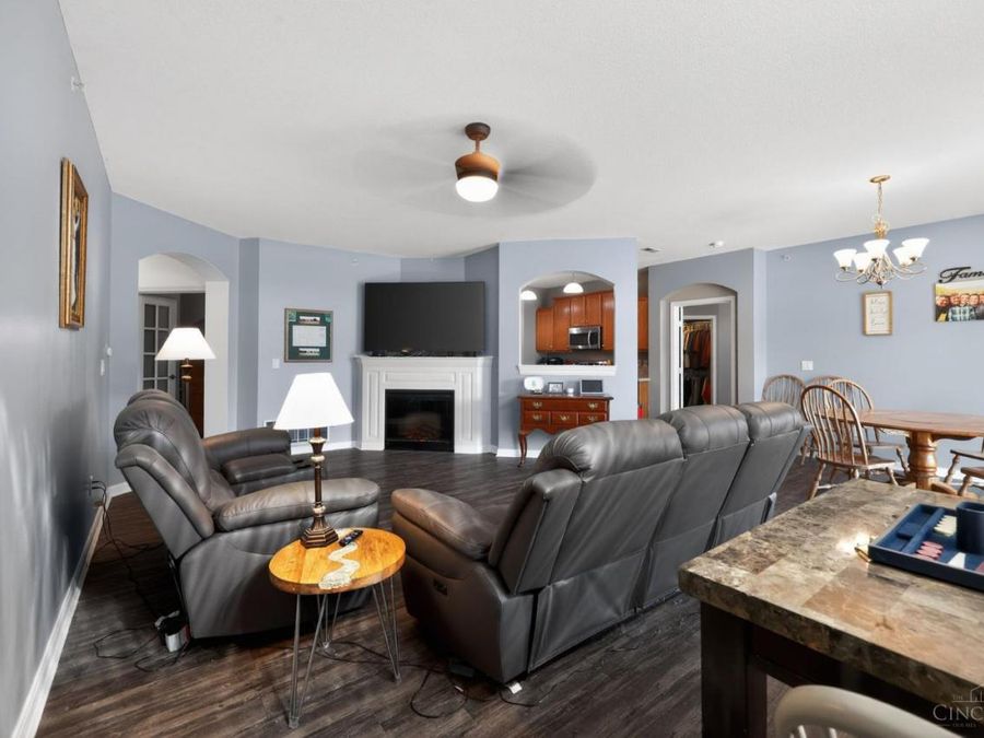 7615 Skyview Circle, Green Township, OH 45248 Photo 6