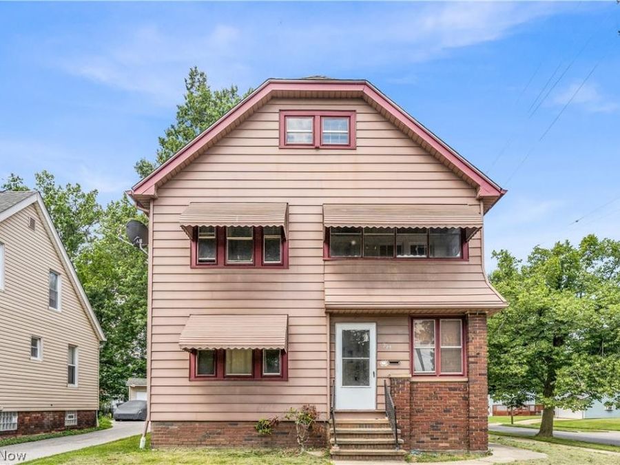 954 E 239th Street , Unit 2/UP, Euclid, OH 44123 Photo 1