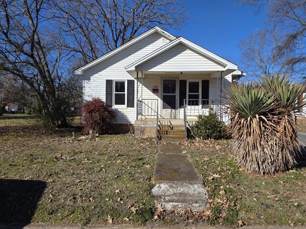 432 2nd St , Lawrenceburg, TN 38464