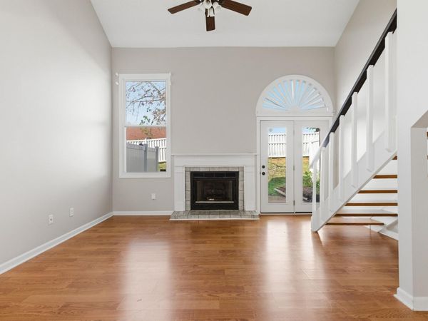 220 Village Cir W, Unit 220, Dickson, TN 37055