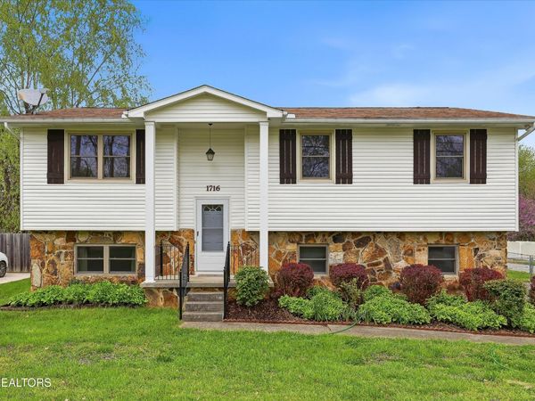 1716 Campfire Drive , Knoxville, TN 37931
