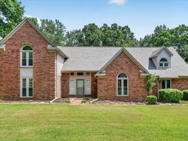 9118 FOX RIDGE RD, Germantown, TN 38139