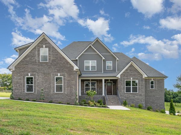 8012 Traditions Ln , Columbia, TN 38401