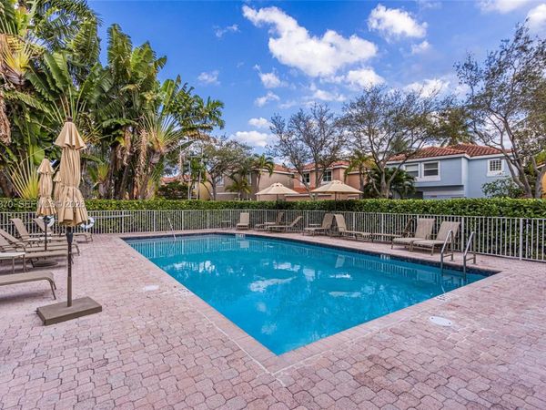 1550 N Trafalgar Cir , Hollywood, FL 33020